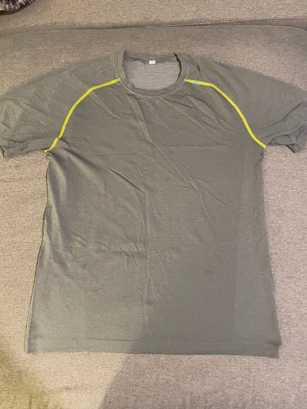 Lululemon T-Shirt